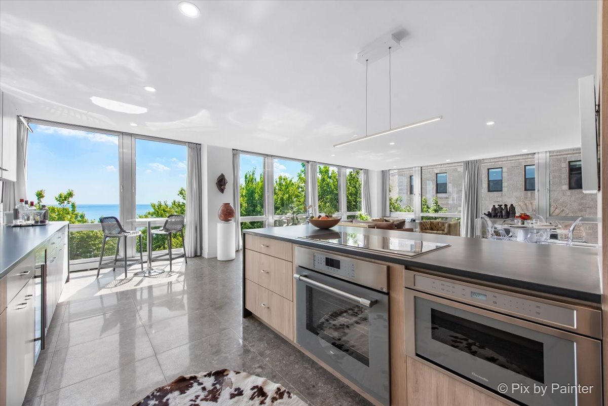 860 N LAKE SHORE Drive Unit: 4M