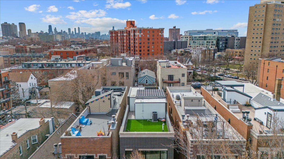 825 W Buckingham Place Unit: 3