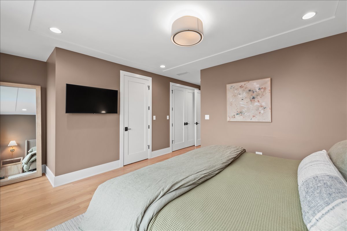 825 W Buckingham Place Unit: 3
