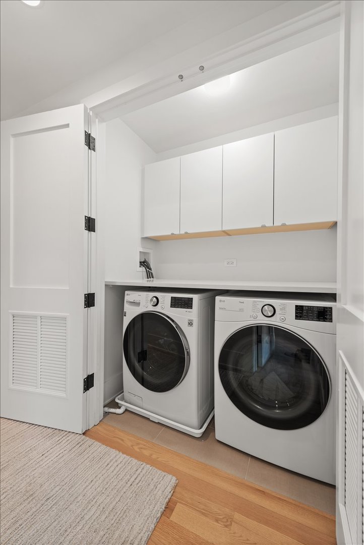 825 W Buckingham Place Unit: 3
