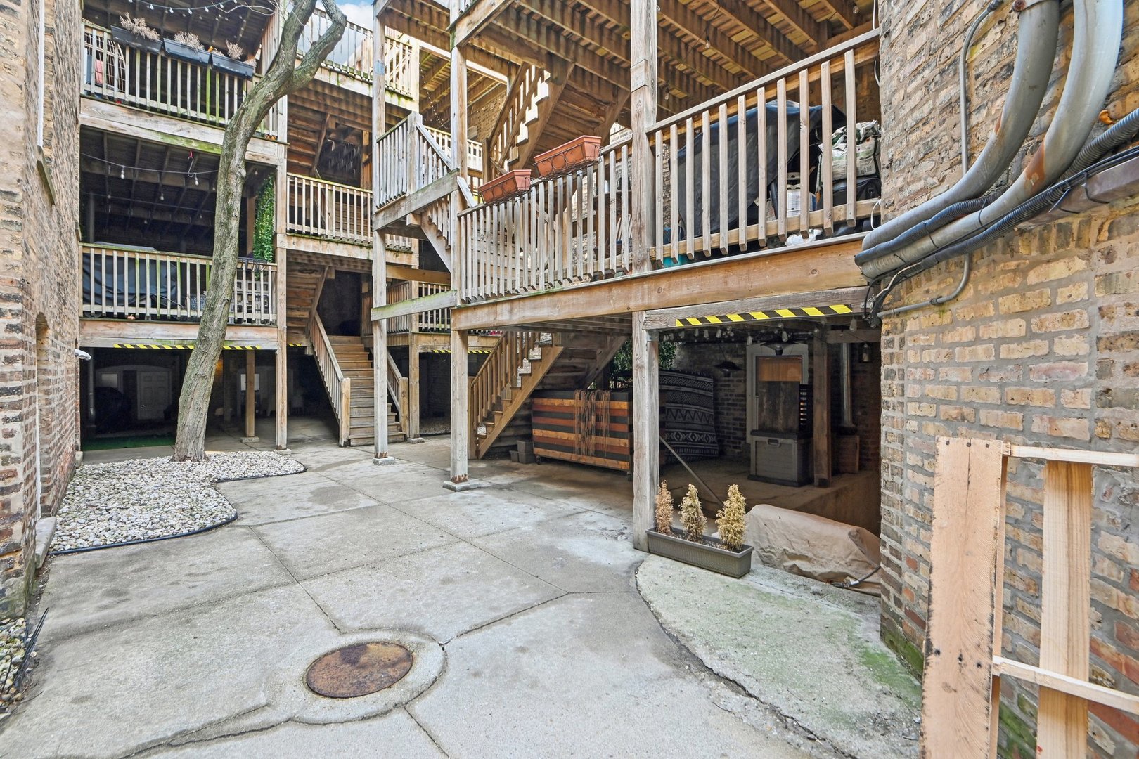 945 W Gordon Terrace Unit: GE