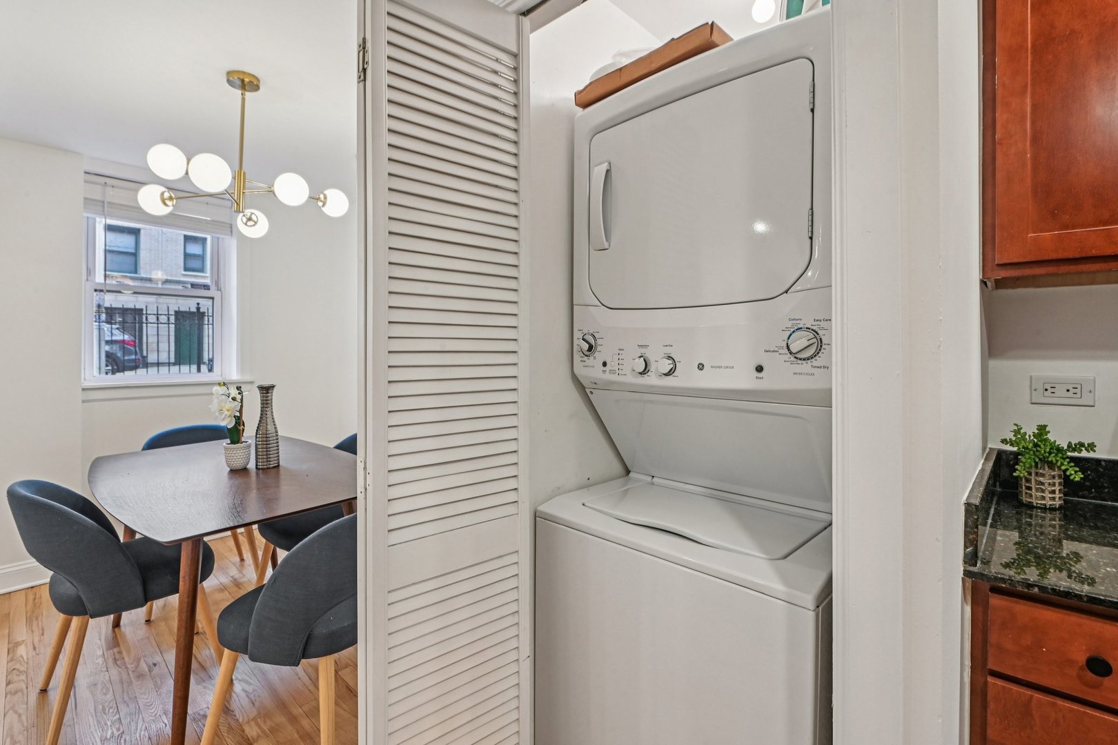 945 W Gordon Terrace Unit: GE