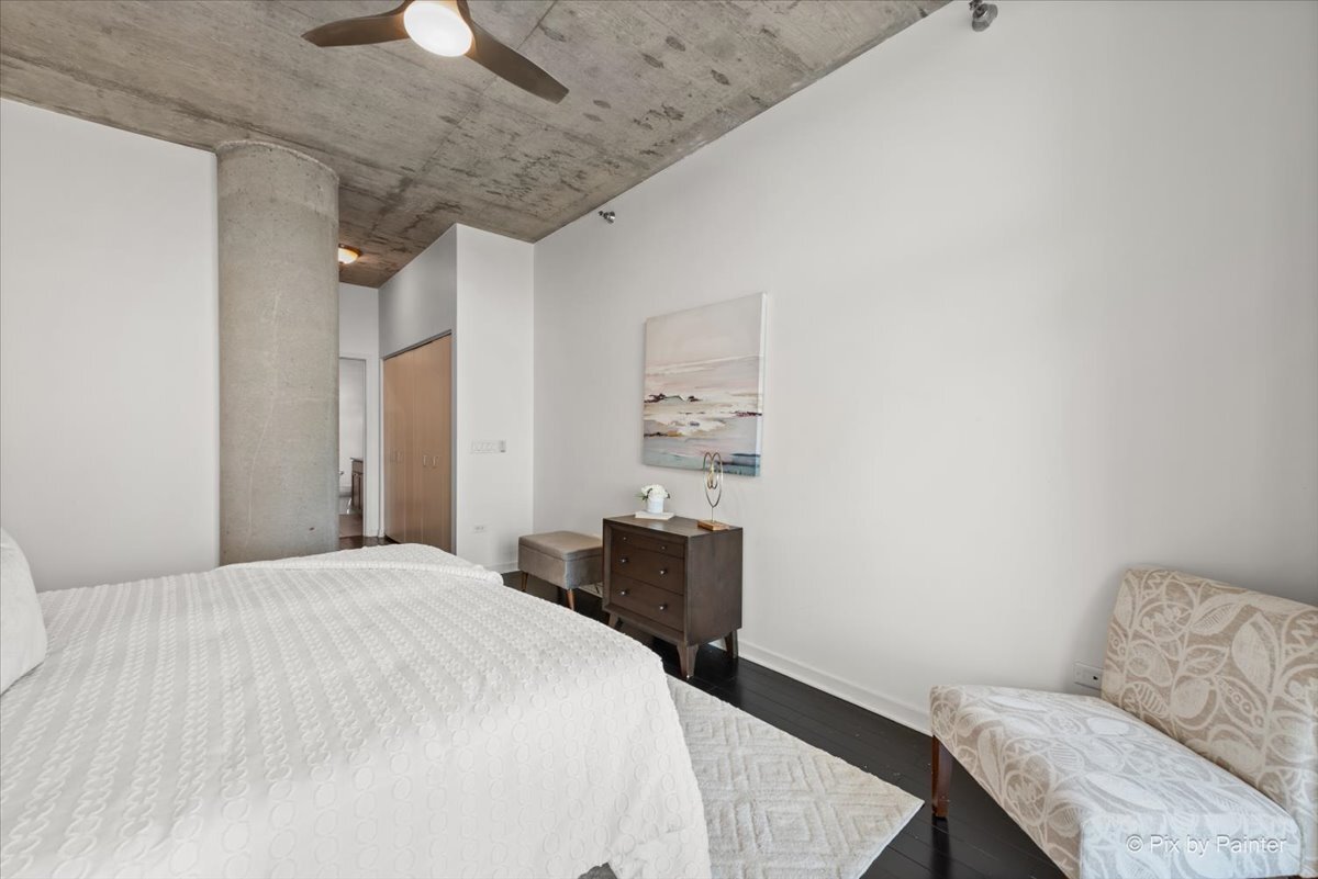 700 N Larrabee Street Unit: 1811