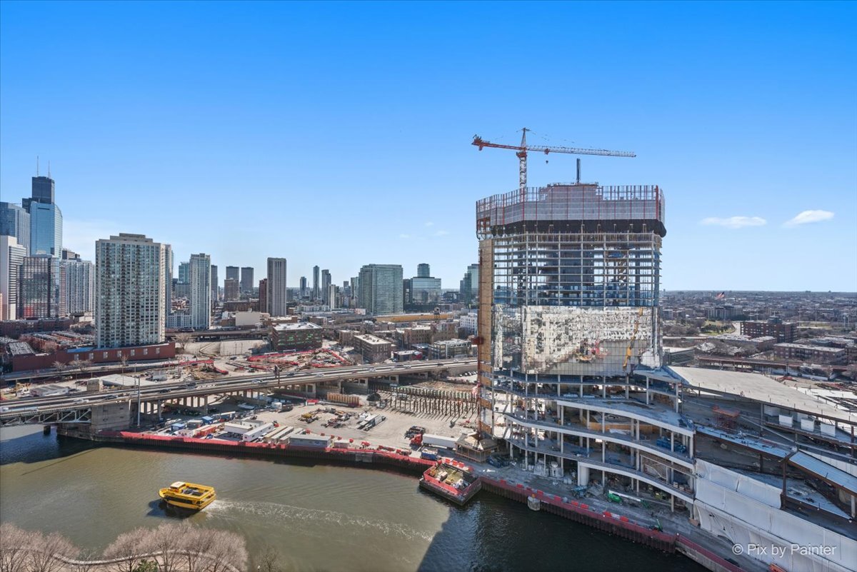 700 N Larrabee Street Unit: 1811