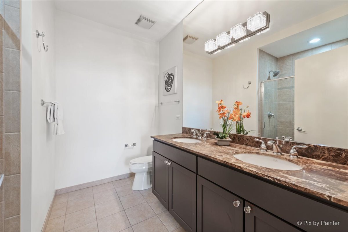 700 N Larrabee Street Unit: 1811