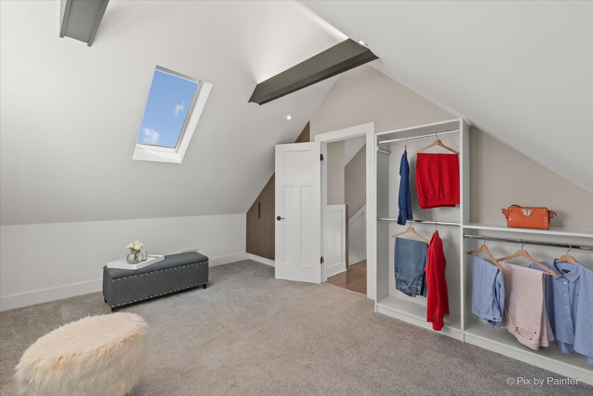 3863 N Oriole Avenue