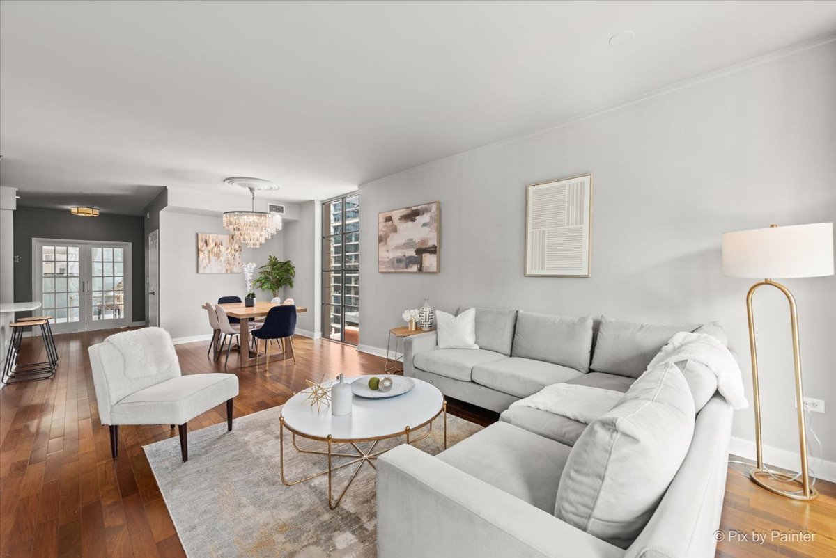 744 N Clark Street Unit: 705