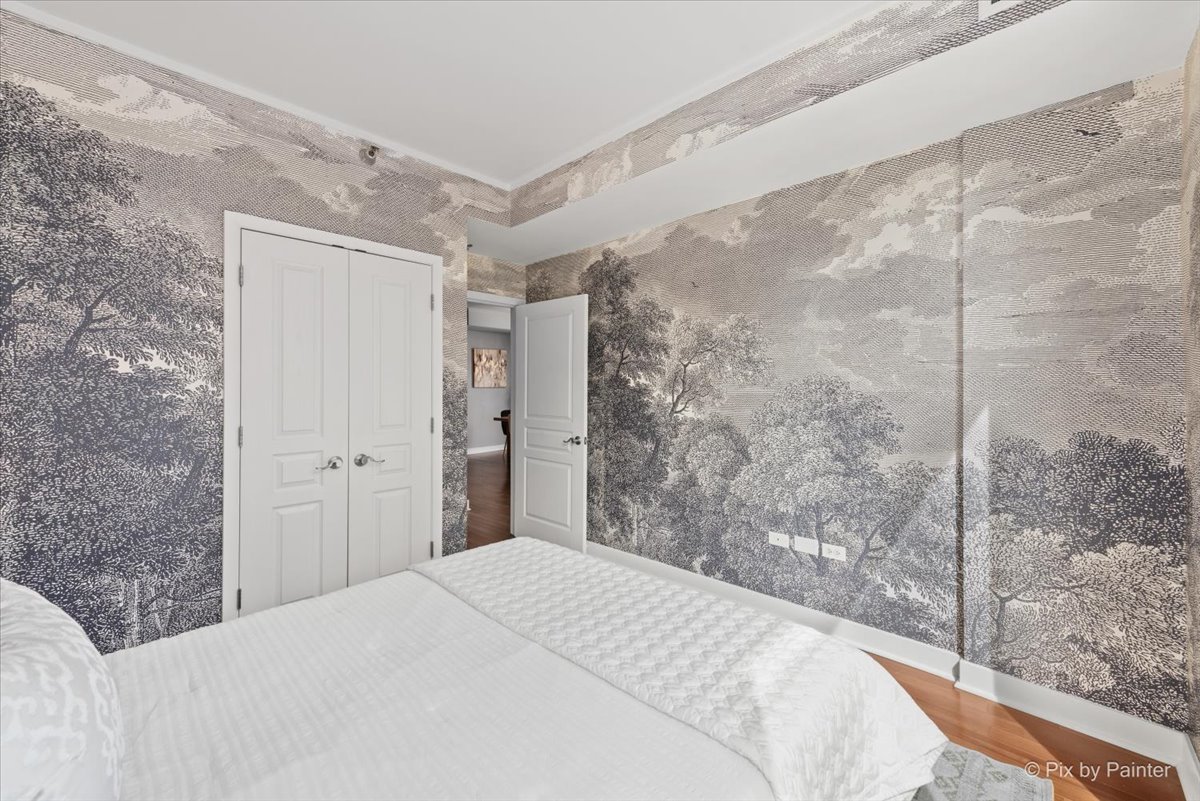 744 N Clark Street Unit: 705