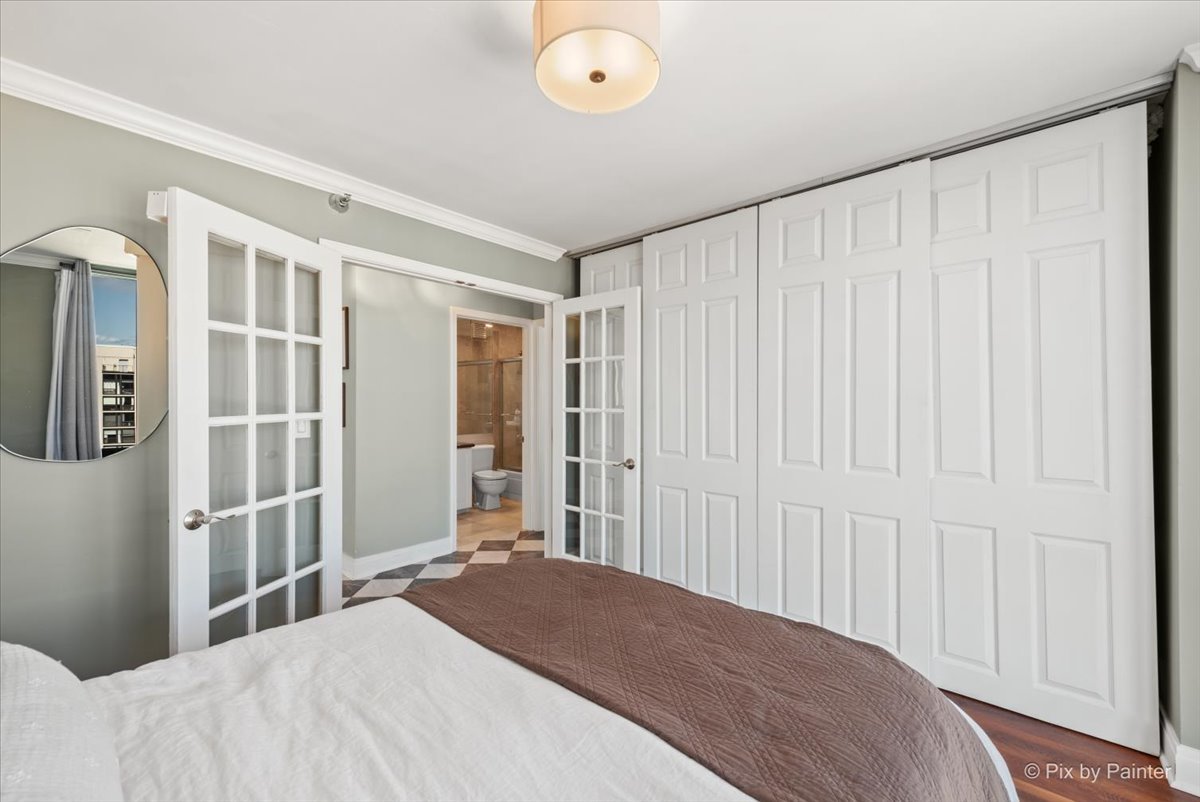 111 W Maple Street Unit: 3401