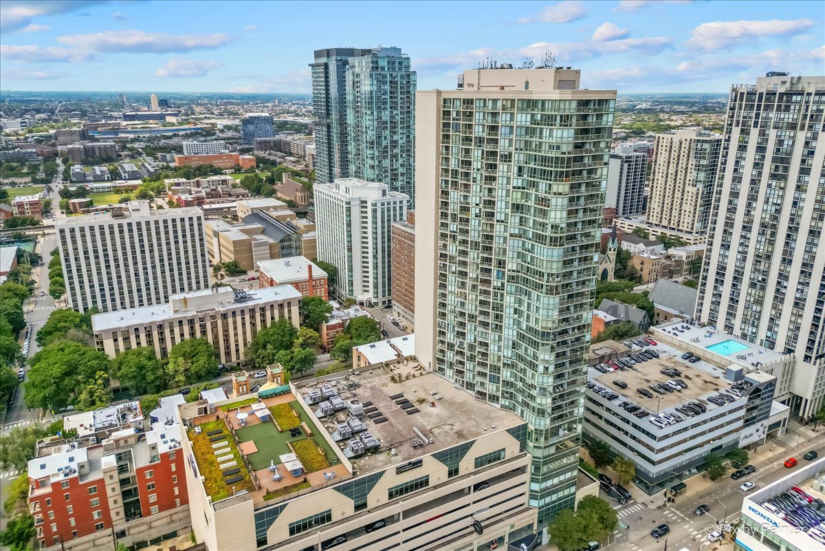 111 W Maple Street Unit: 3401