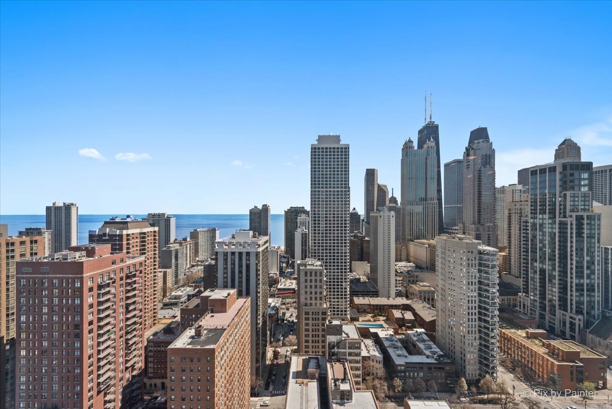 111 W Maple Street Unit: 3401