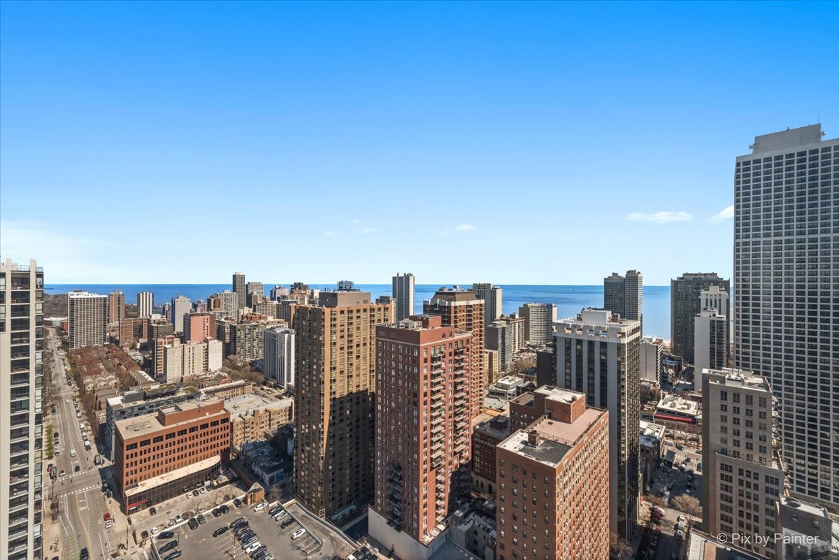 111 W Maple Street Unit: 3401