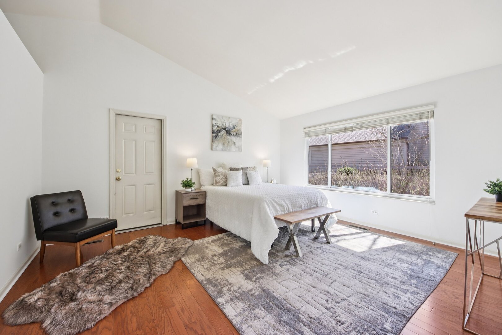 718 SHORELINE Road Unit: 718