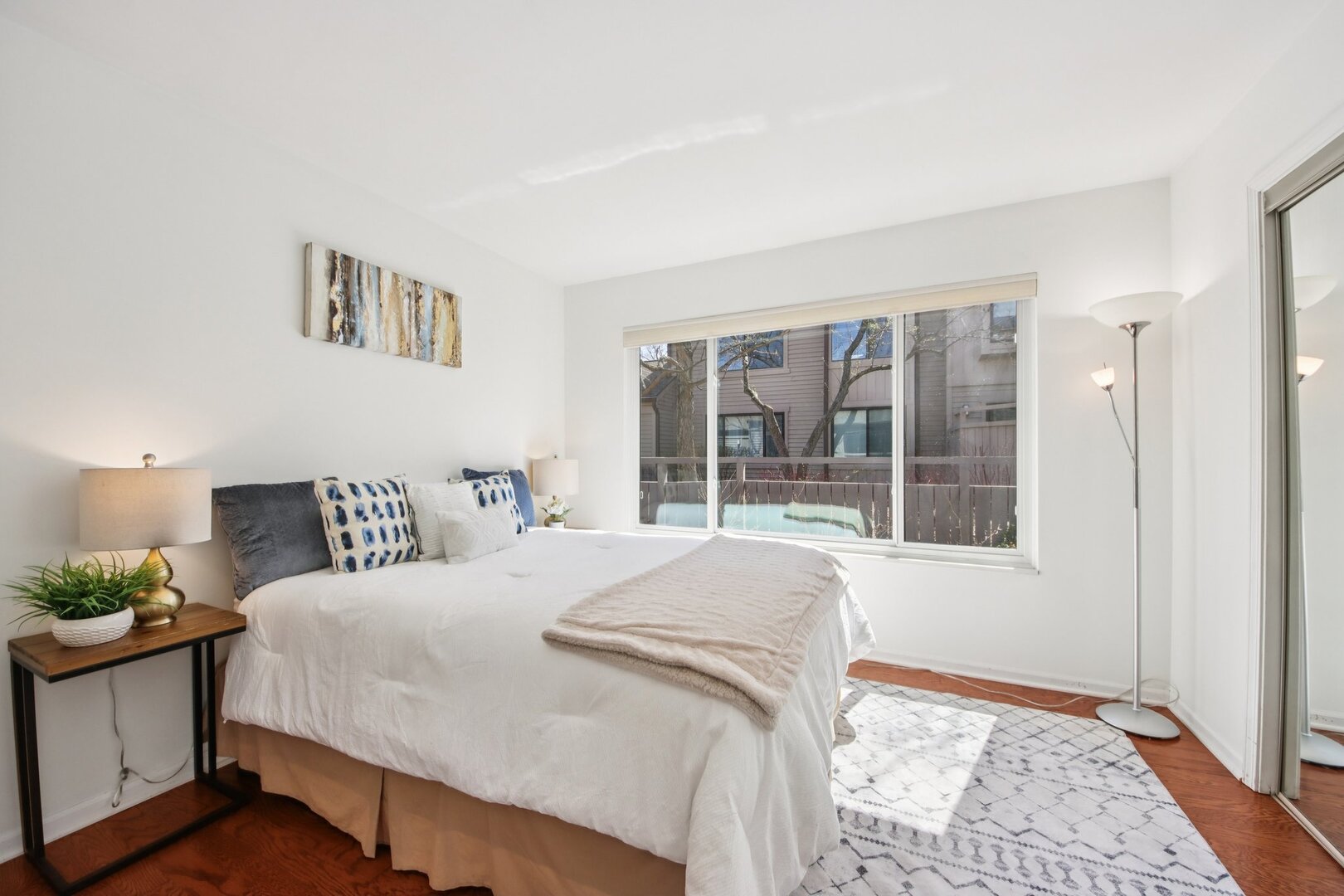 718 SHORELINE Road Unit: 718