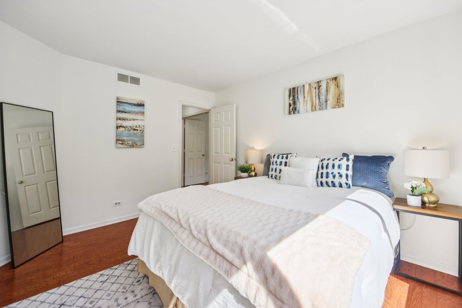 718 SHORELINE Road Unit: 718