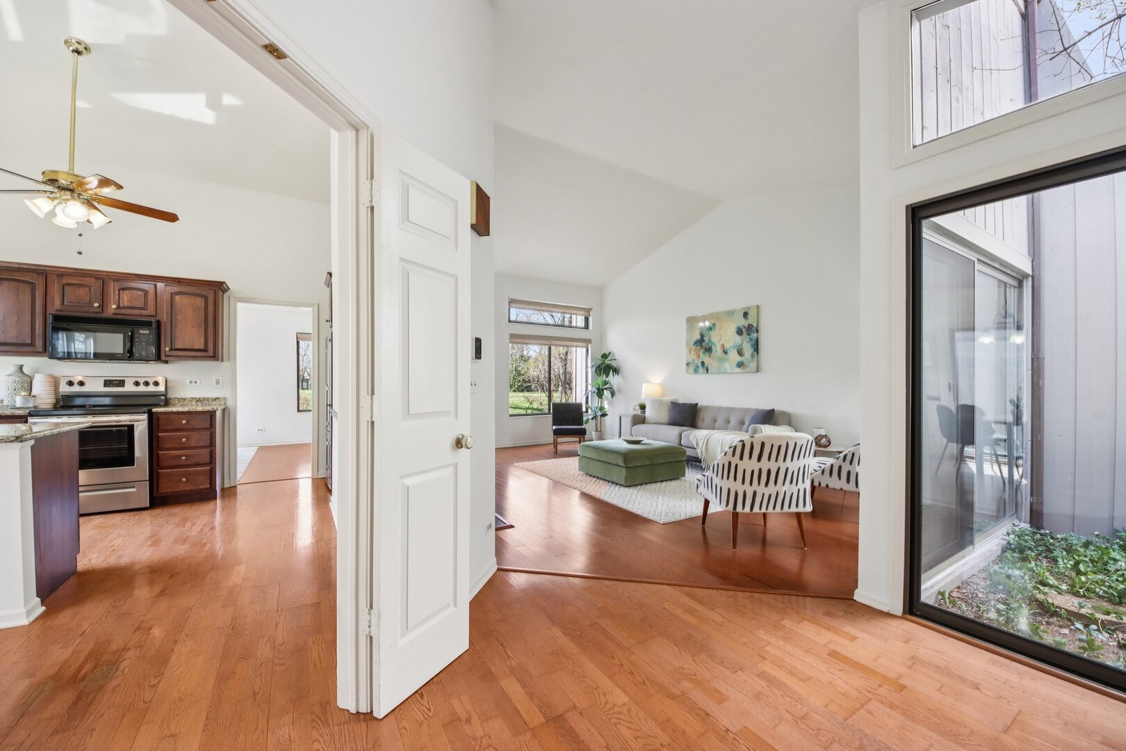 718 SHORELINE Road Unit: 718