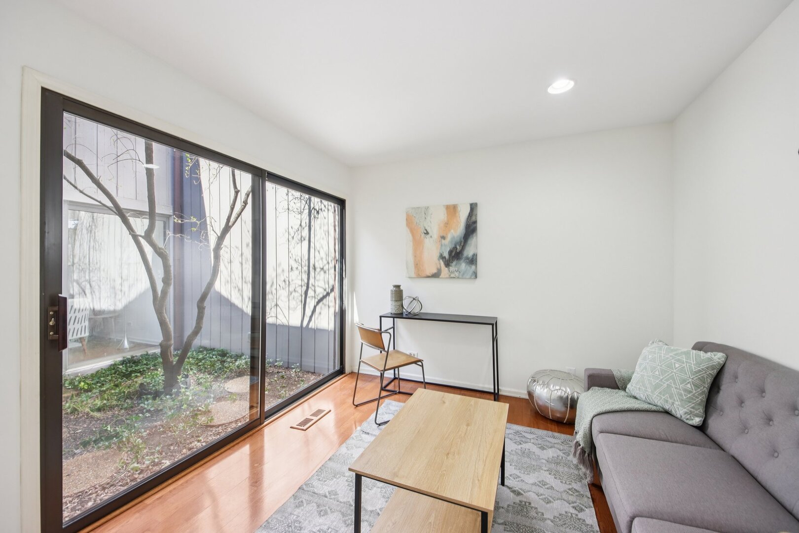 718 SHORELINE Road Unit: 718