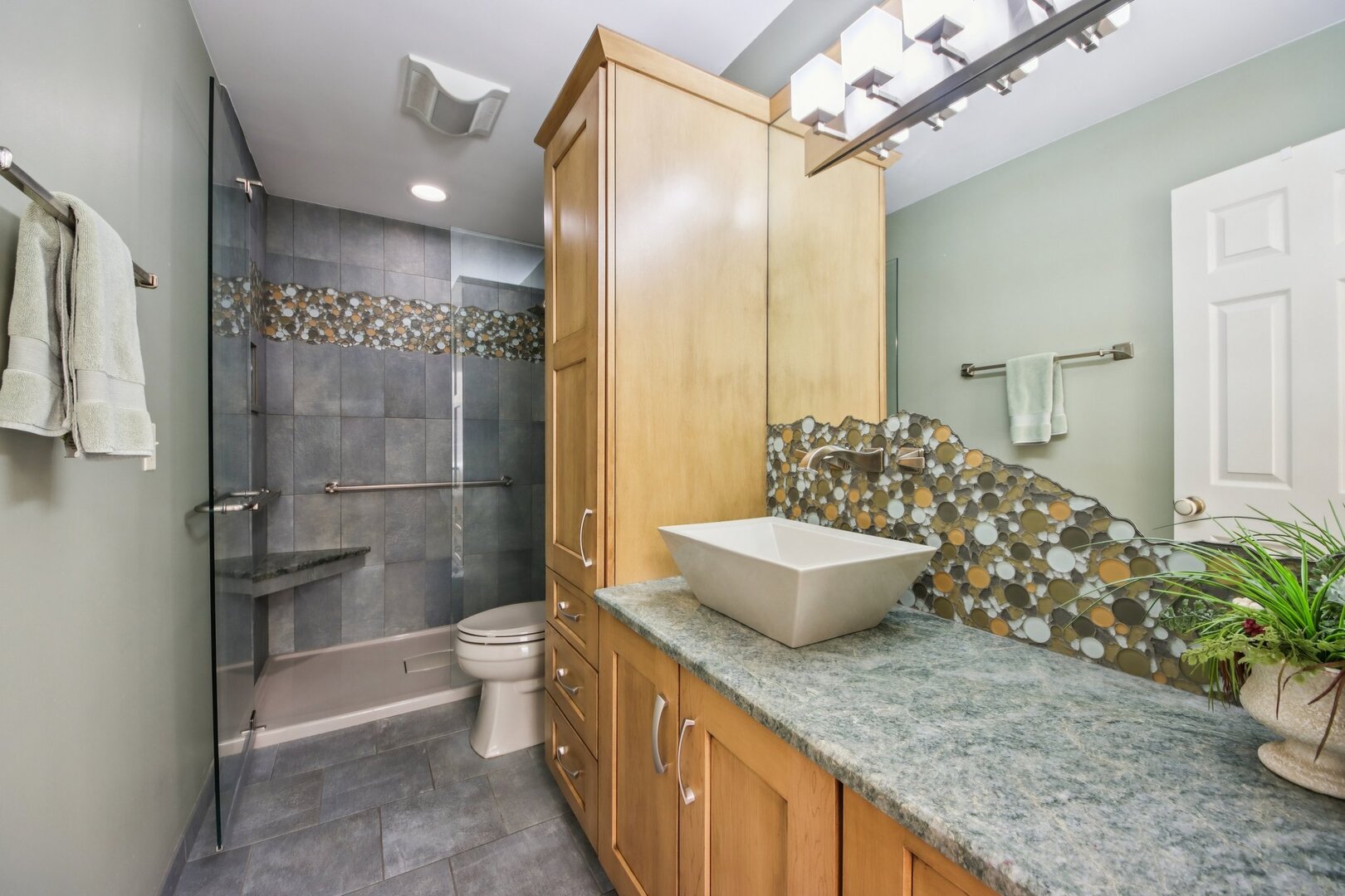 718 SHORELINE Road Unit: 718