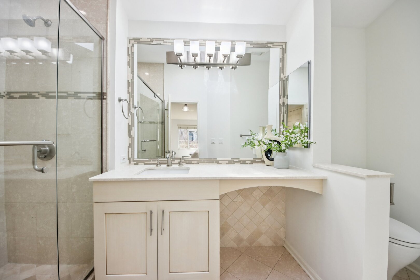 718 SHORELINE Road Unit: 718