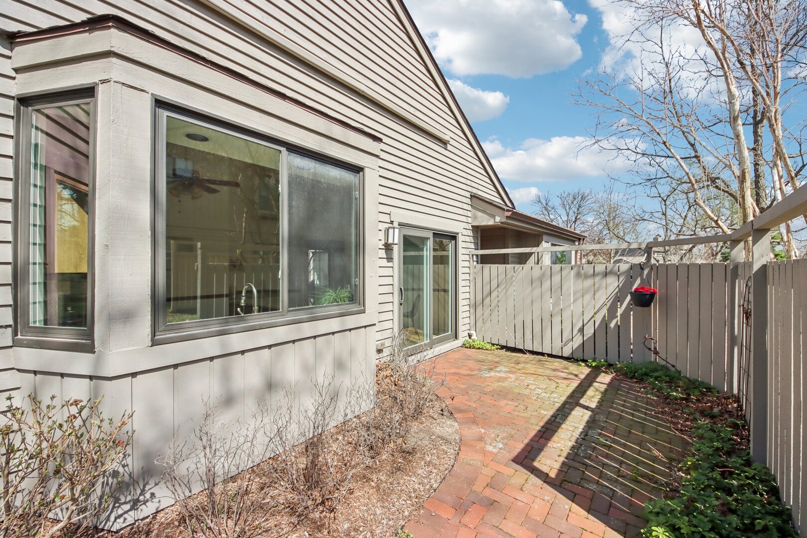 718 SHORELINE Road Unit: 718