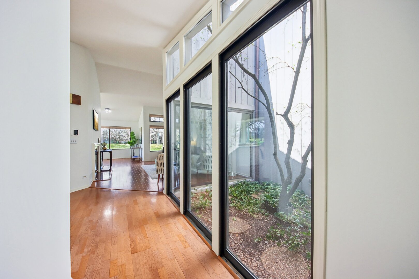 718 SHORELINE Road Unit: 718