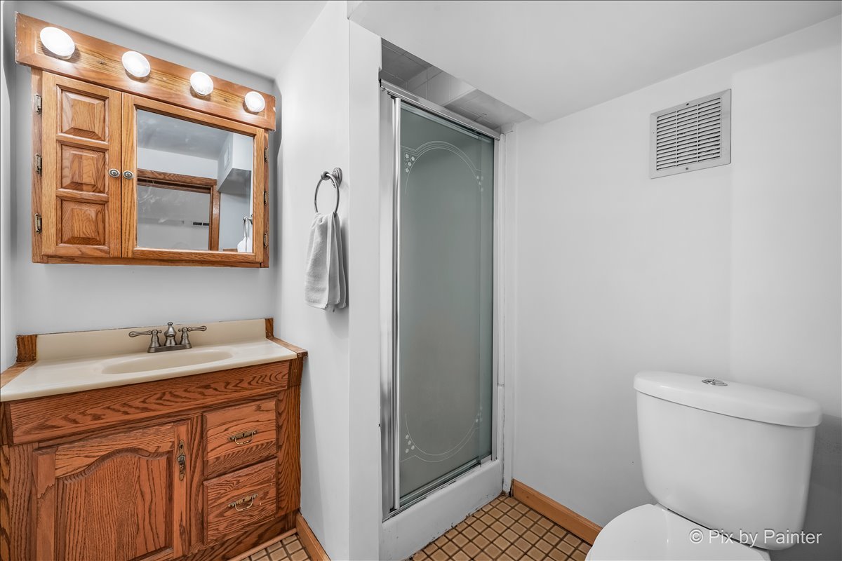 3835 Oak Park Avenue