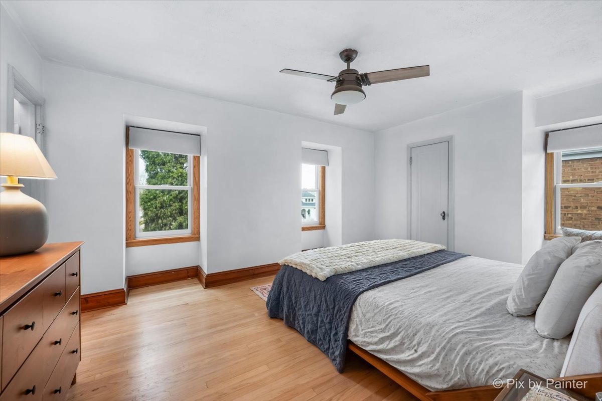 3835 Oak Park Avenue