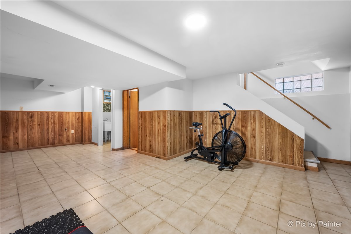 3835 Oak Park Avenue