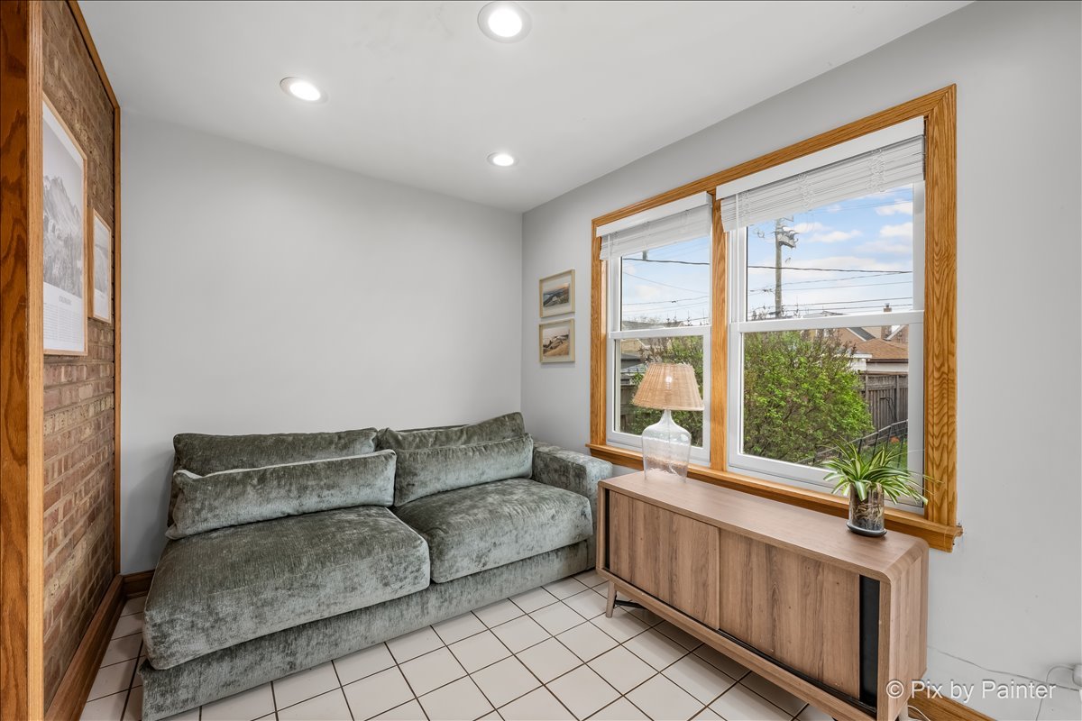 3835 Oak Park Avenue