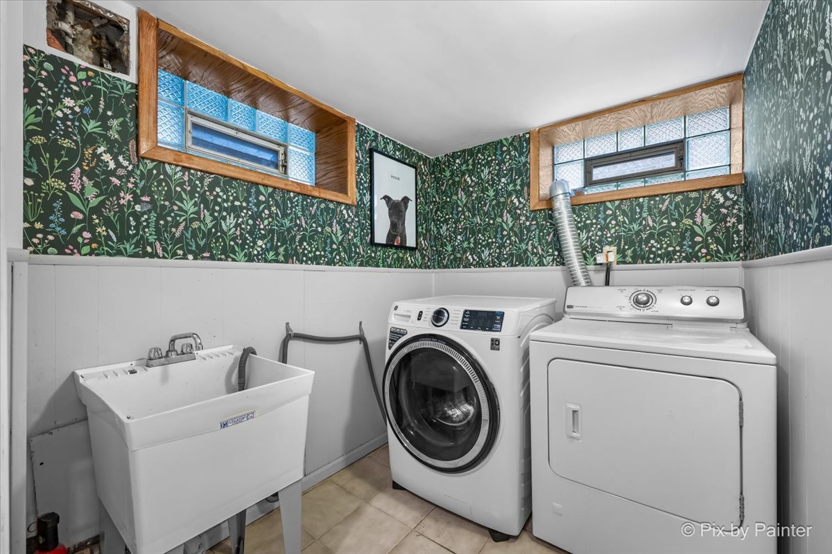 3835 Oak Park Avenue