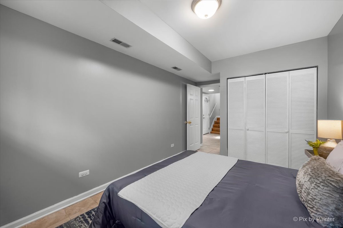 1157 E 61st Street Unit: 1