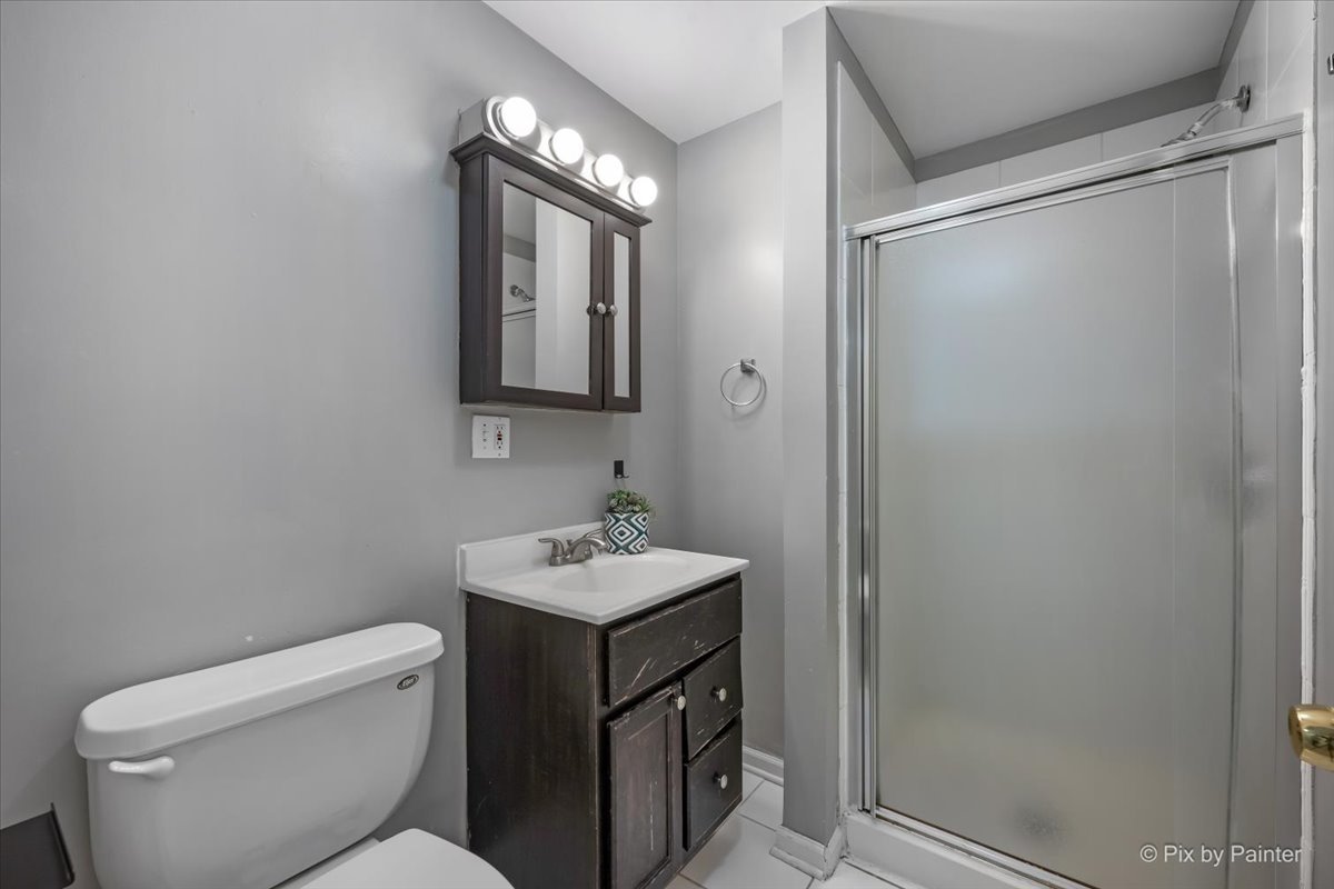 1157 E 61st Street Unit: 1