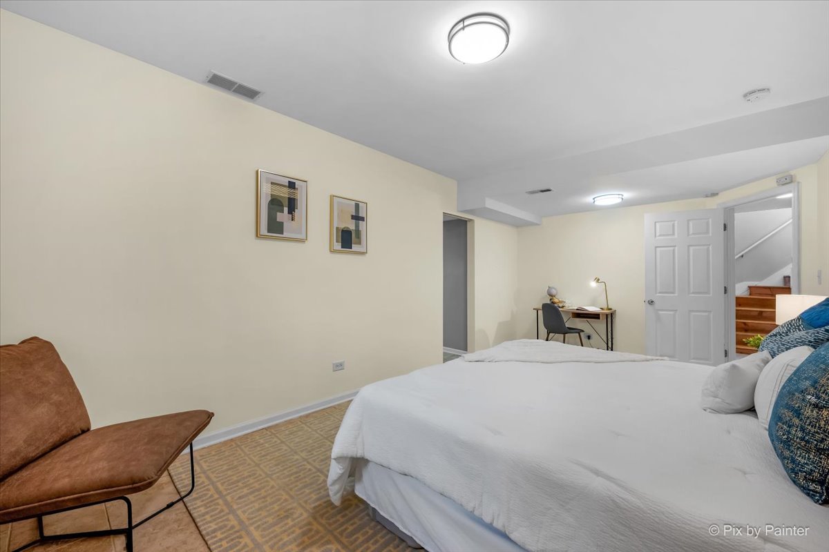 1157 E 61st Street Unit: 1