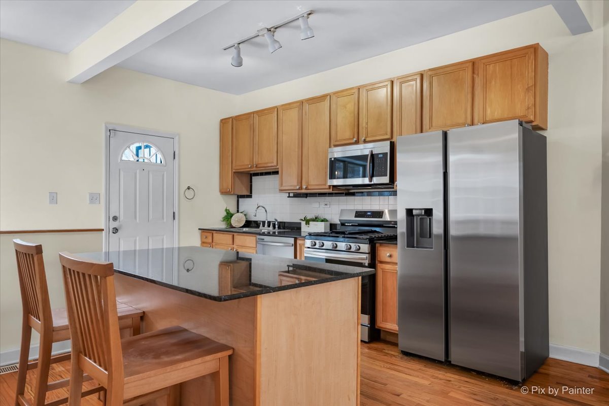 1157 E 61st Street Unit: 1