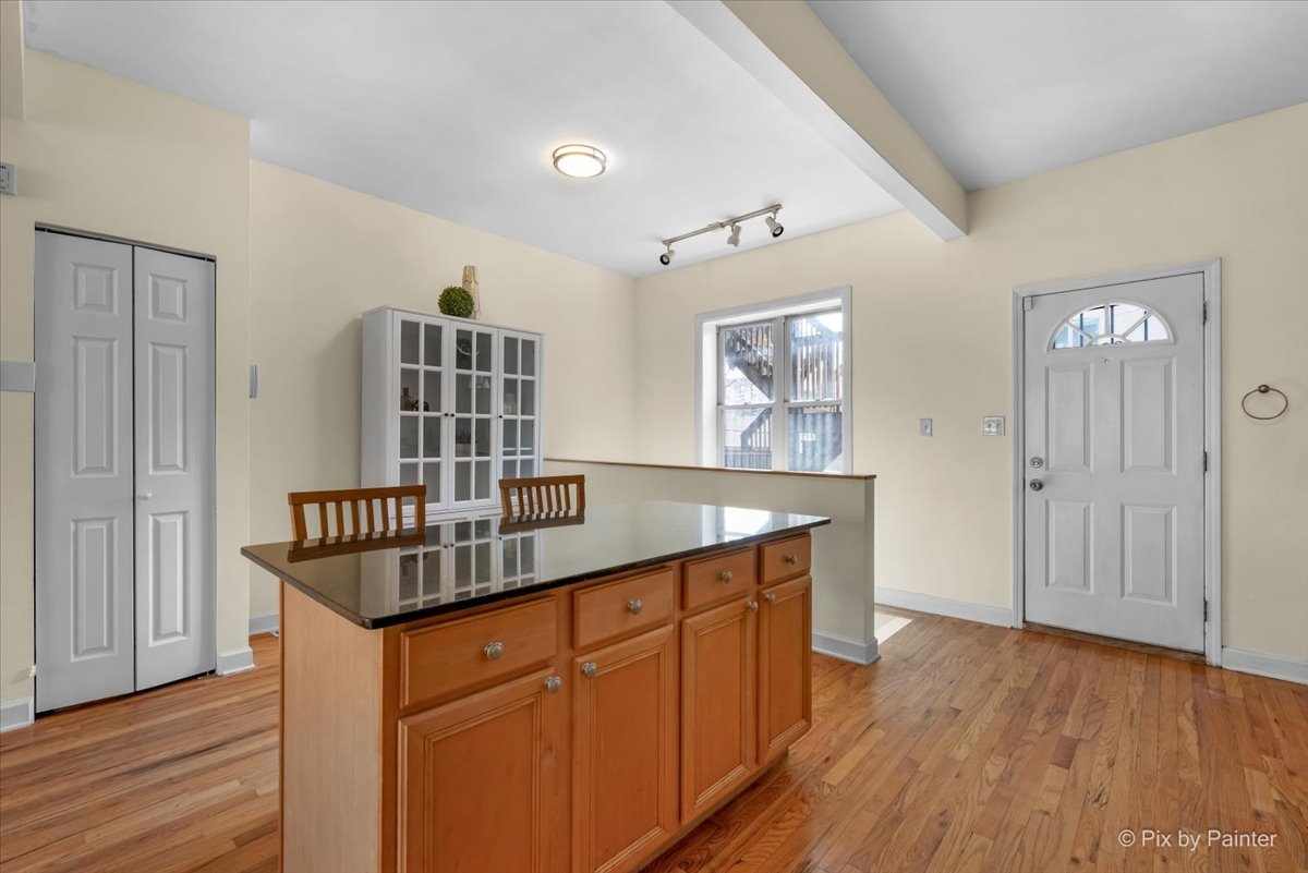 1157 E 61st Street Unit: 1