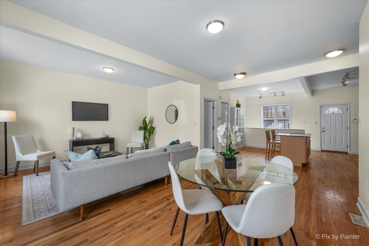 1157 E 61st Street Unit: 1