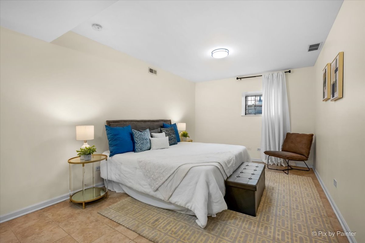 1157 E 61st Street Unit: 1