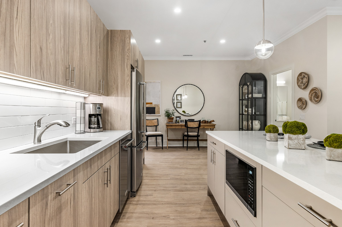 835 Lake Street Unit: 410