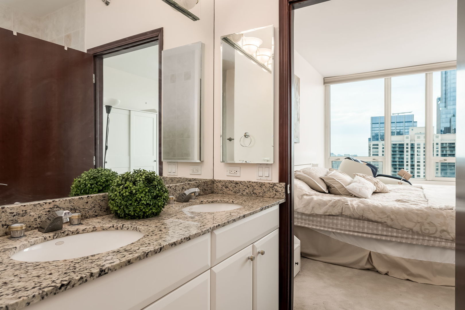 33 W Ontario Street Unit: 47A