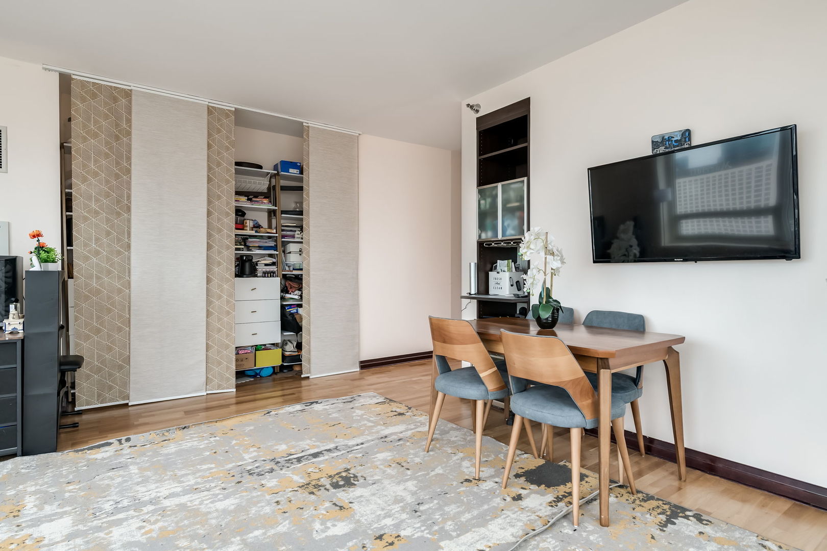 33 W Ontario Street Unit: 47A