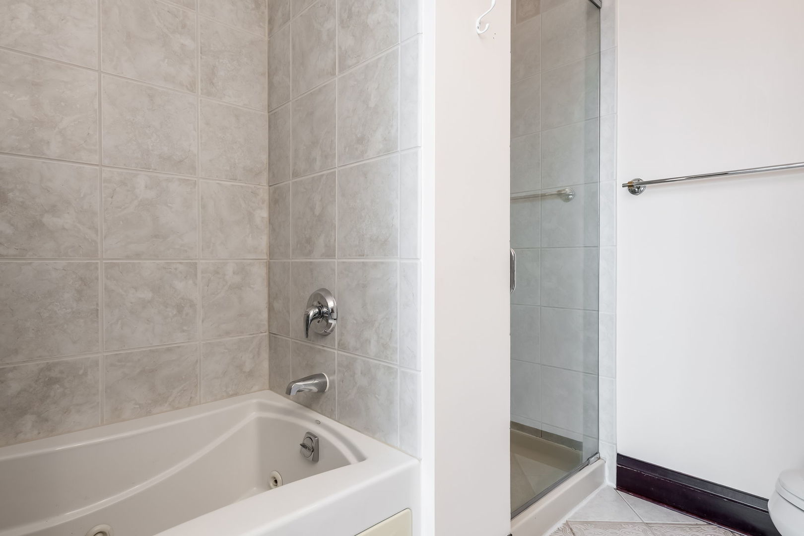 33 W Ontario Street Unit: 47A