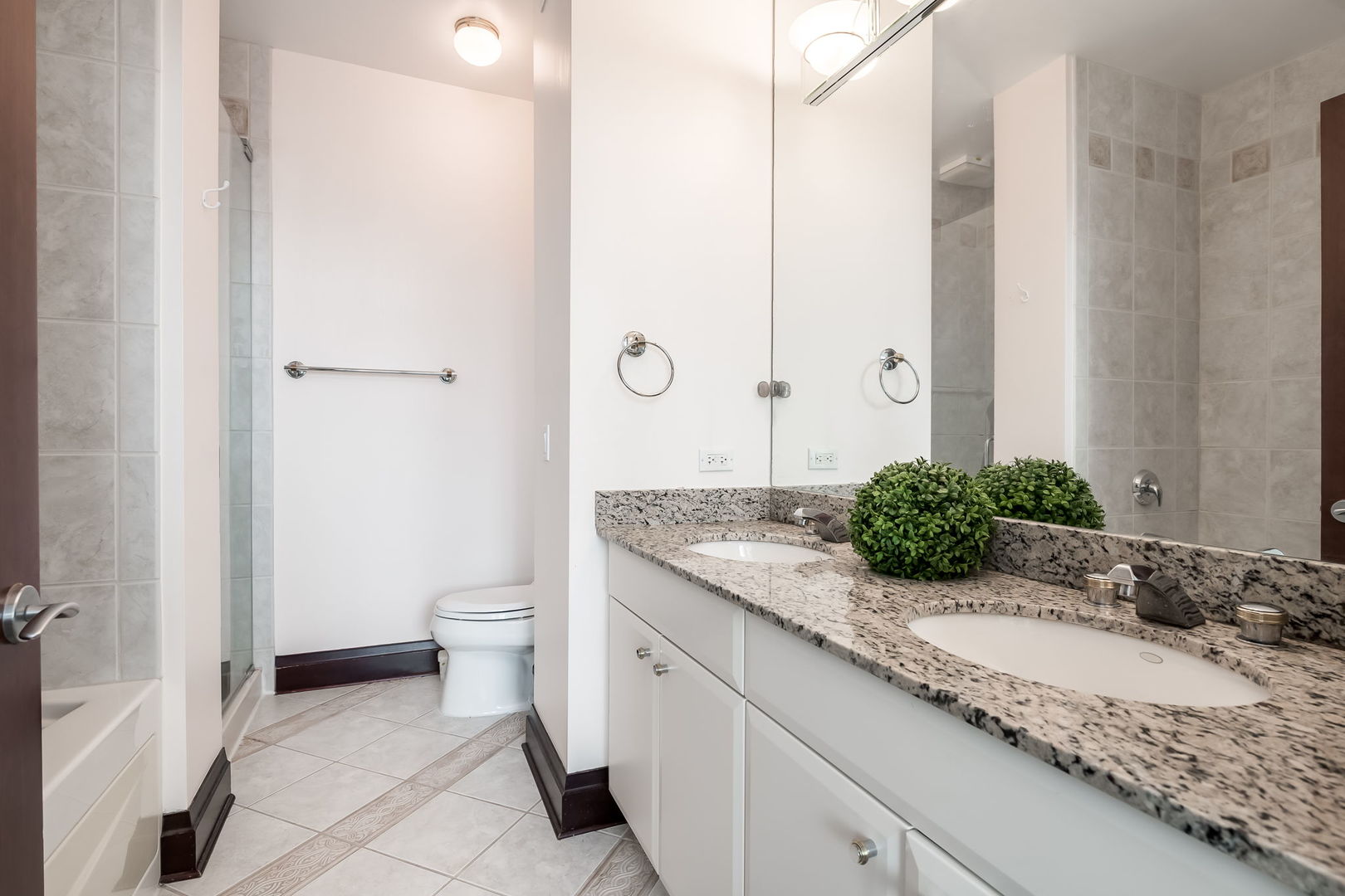 33 W Ontario Street Unit: 47A