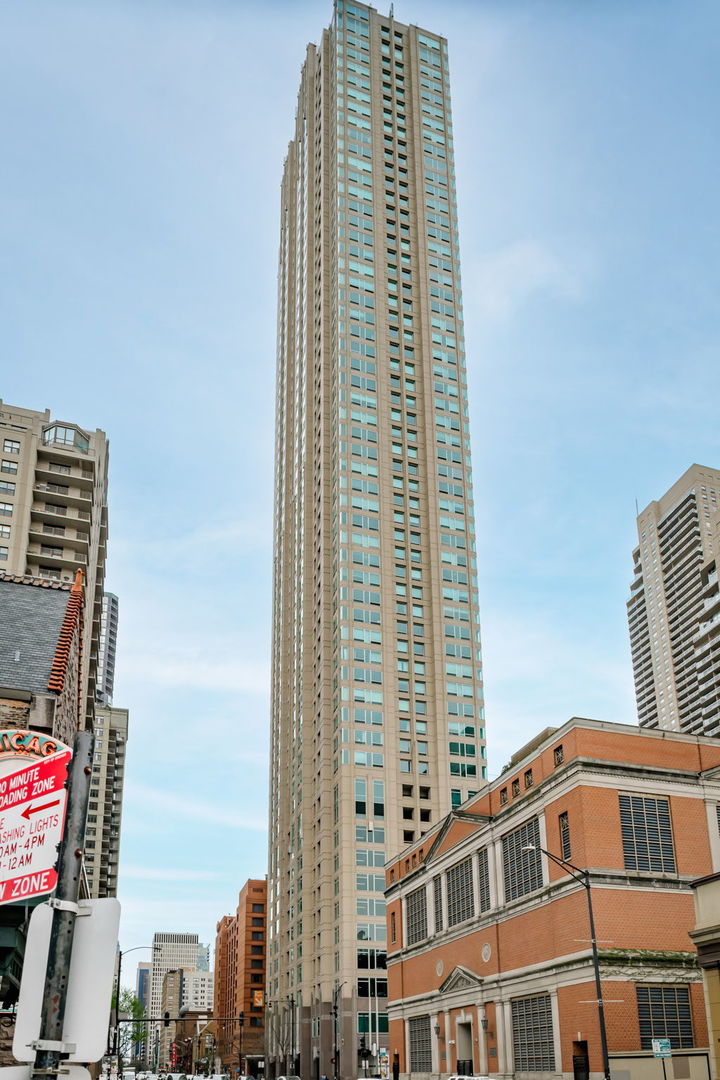 33 W Ontario Street Unit: 47A