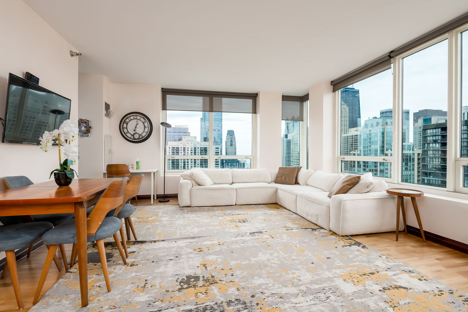 33 W Ontario Street Unit: 47A