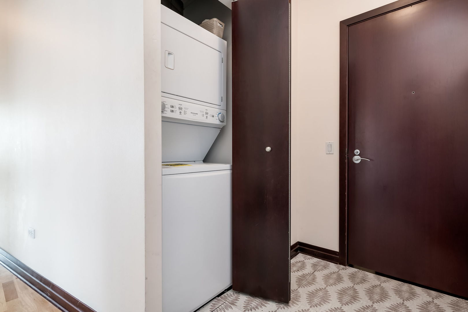 33 W Ontario Street Unit: 47A