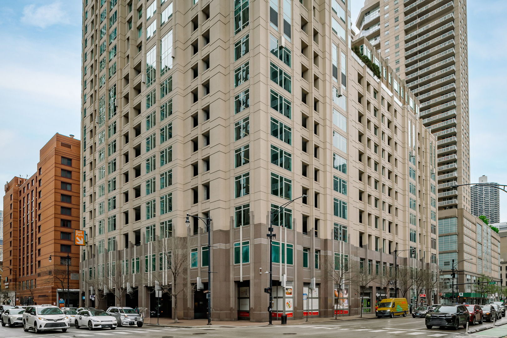 33 W Ontario Street Unit: 47A
