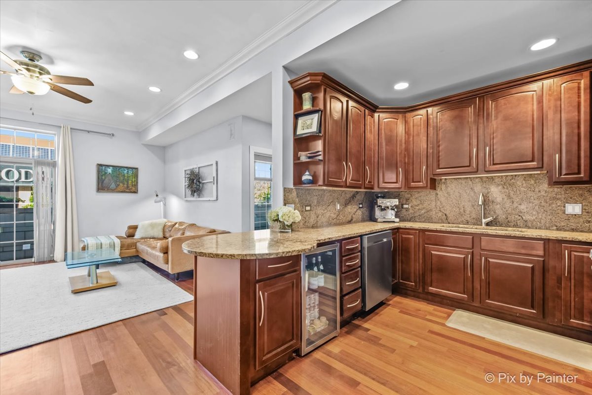 2635 W Lawrence Avenue Unit: 1A