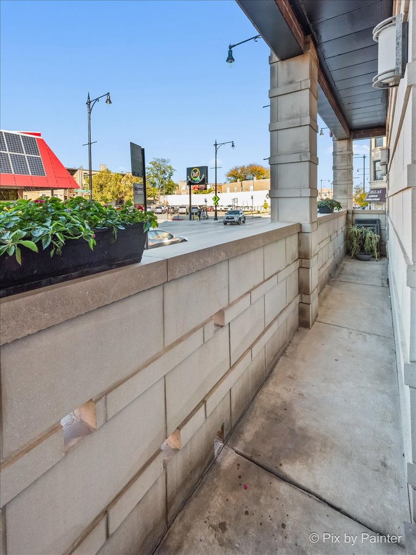 2635 W Lawrence Avenue Unit: 1A