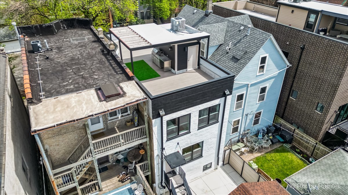 2334 N Oakley Avenue