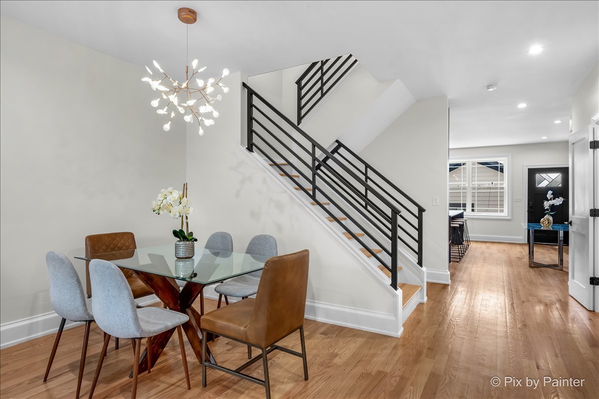 2334 N Oakley Avenue